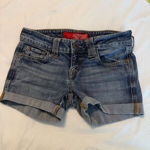 VTG Guess Stretch Denim Jean Shorts Low Rise 28” Waist Distressed 3.5” Inseam